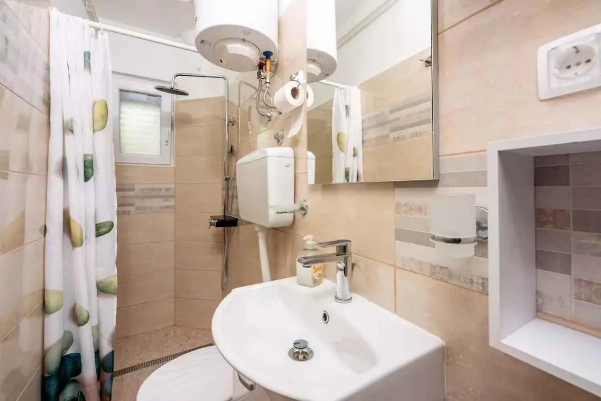 Apartment In Crikvenica 13715 دْغاماي